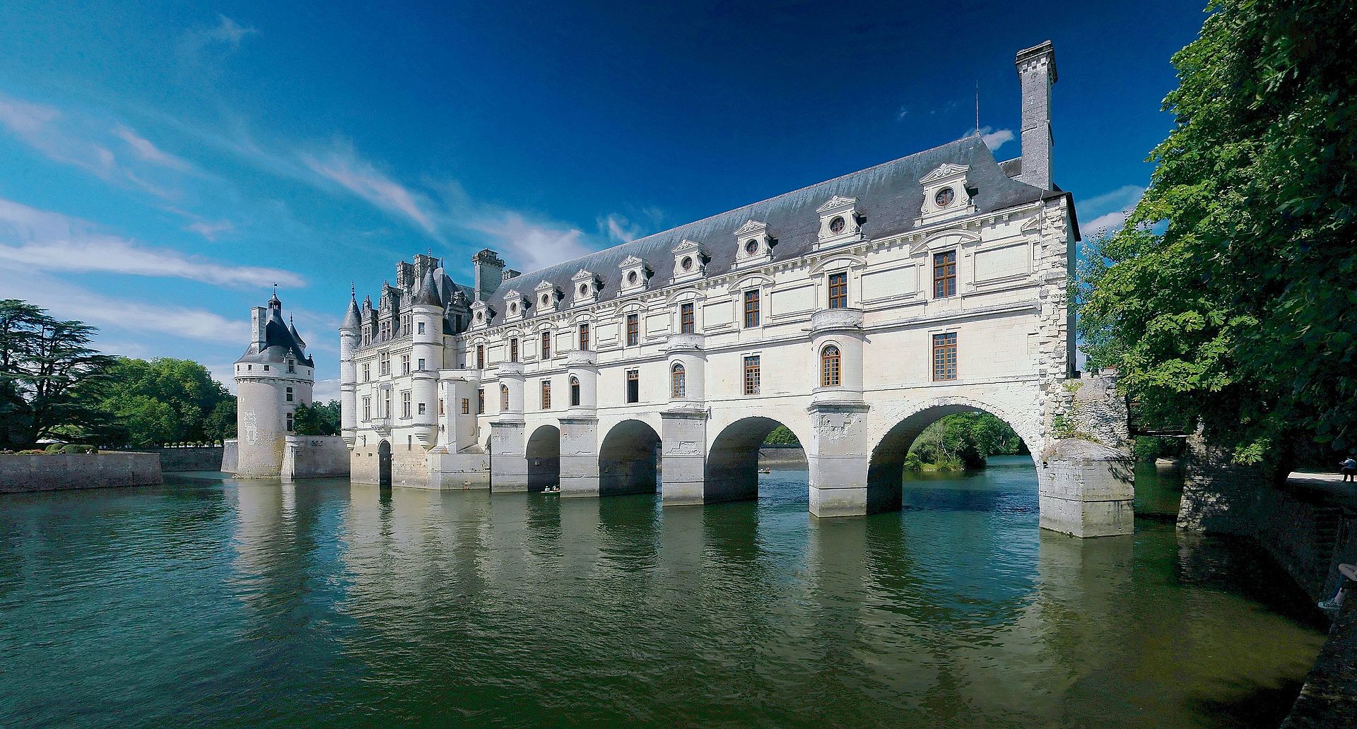 Королевский замок Шенонсо  – Château Chenonceau