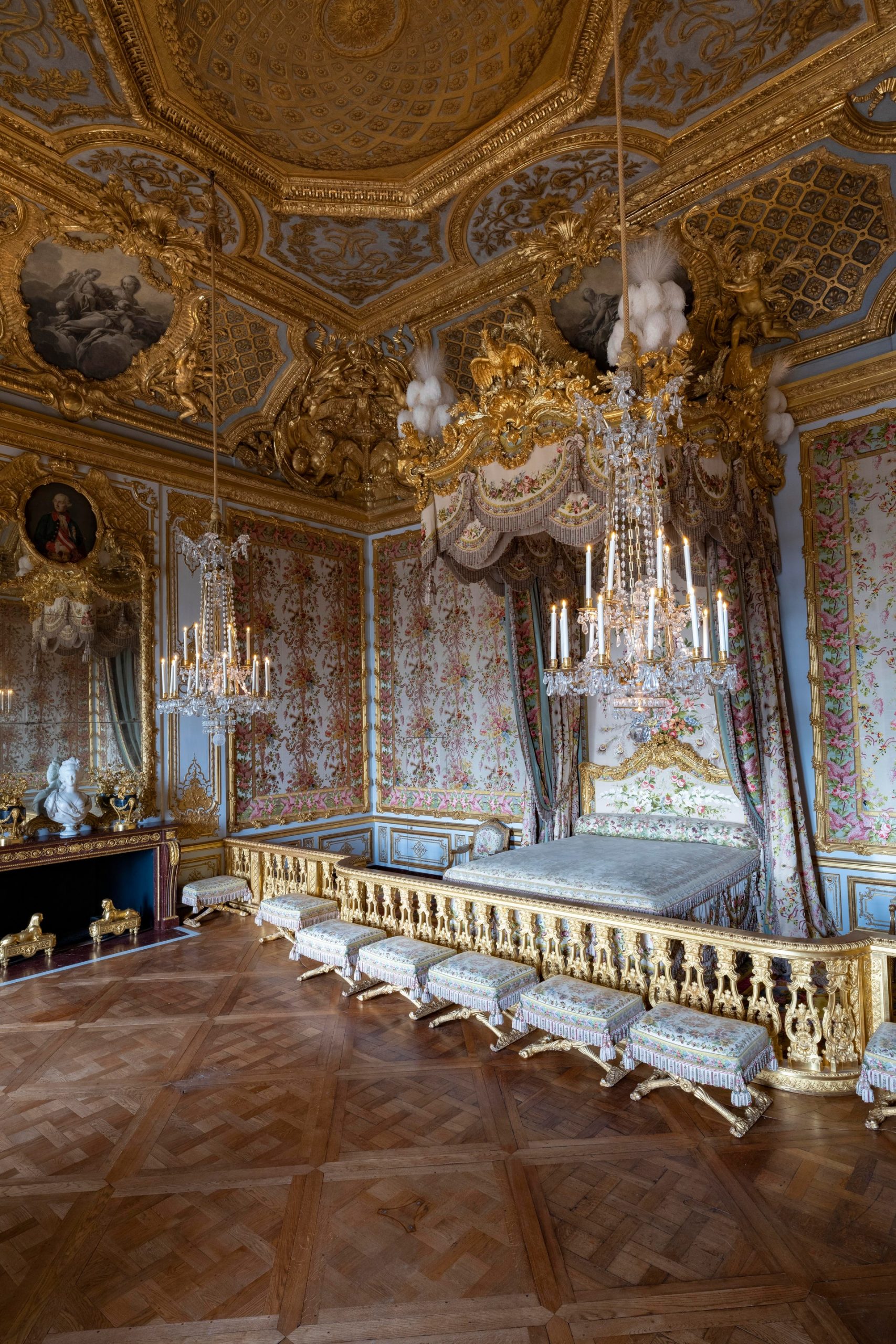 Версаль. Спальня королевы в главных аппартаментах королевы.