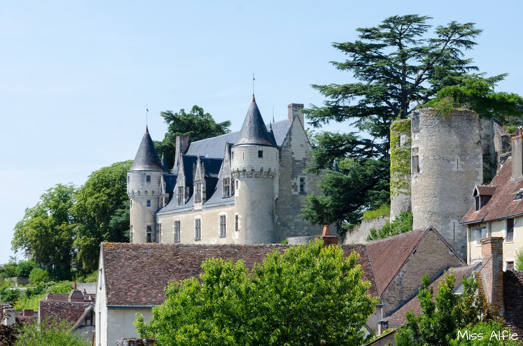 Средневековый замок Монтрезор